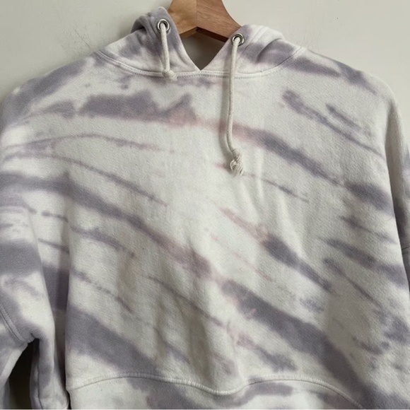 GOOD AMERICAN Cool Crop Hoodie Tie Dye Lilac - Picture 8 of 10